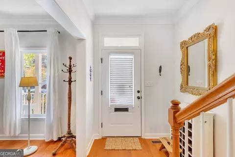 Entry Way - 218 E 33rd St, Savannah, GA 31401 photo 2 of 3