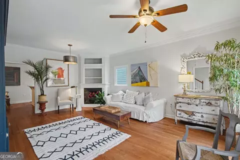 Living - 218 E 33rd St, Savannah, GA 31401 photo 2 of 2