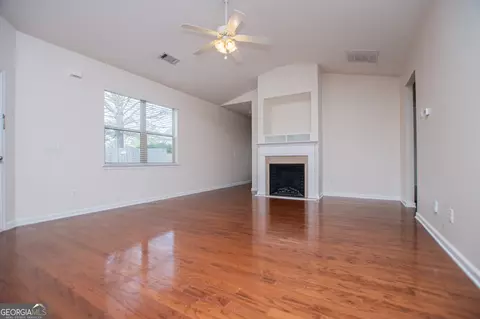 Living - 240 River Meadow Dr, Lagrange, GA 30241 photo 3 of 6