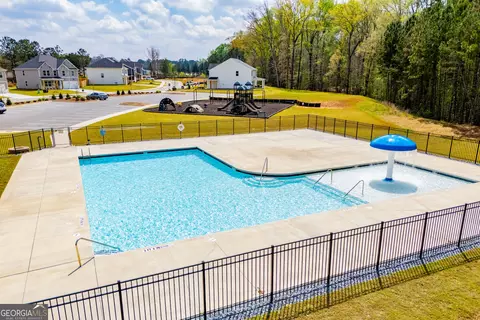 Exterior - 240 River Meadow Dr, Lagrange, GA 30241 photo 9 of 10