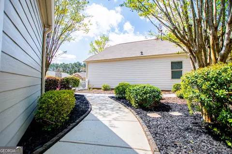 Exterior - 240 River Meadow Dr, Lagrange, GA 30241 photo 4 of 10