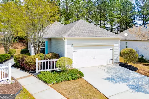 240 River Meadow Dr, Lagrange, GA 30241