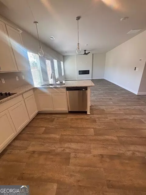 331 Jarrett St, Fairburn, GA 30213 photo 8