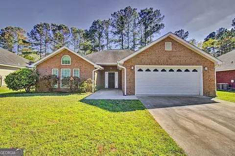 1271 Peacock Trl, Hinesville, GA 31313