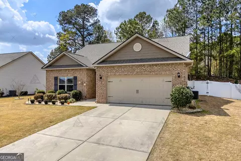 825 Hidden Hollow Cir, Commerce, GA 30529