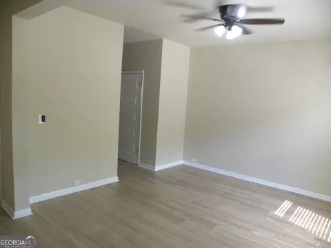 Living - 2466 Foxy Dr, Bethlehem, GA 30620 photo 3 of 8