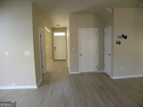 Entry Way - 2466 Foxy Dr, Bethlehem, GA 30620 photo 3 of 4