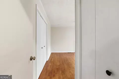 Entry Way - 276 Bent Oak Dr, Cornelia, GA 30531 photo 2 of 2