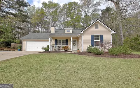 86 Spring Cir, Senoia, GA 30276