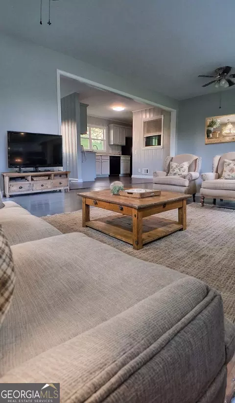 144 Clifford St, Loganville, GA 30052