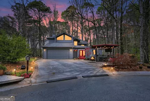 596 Willowgreen Ct SE, Conyers, GA 30094