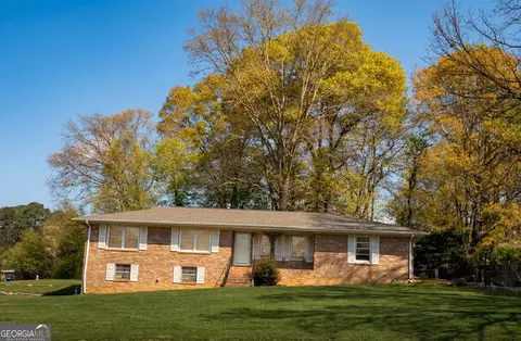 3895 Wesley Dr, Lithia Springs, GA 30122