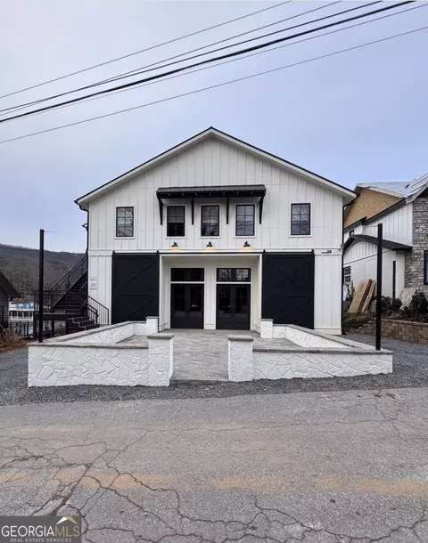 118 Oak Crescent Cir, Clayton, GA 30525