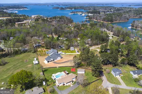 3296 Shoreland Dr, Buford, GA 30518