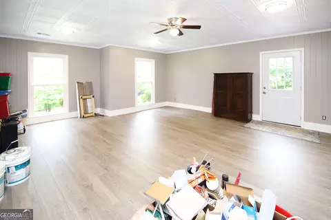 Living - 16 River Point Dr, Lagrange, GA 30240 photo 4 of 7