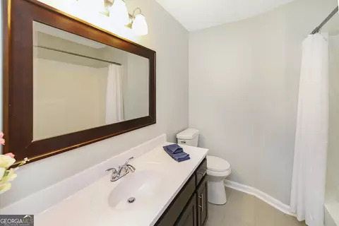 Bath - 16 River Point Dr, Lagrange, GA 30240 photo 1 of 6