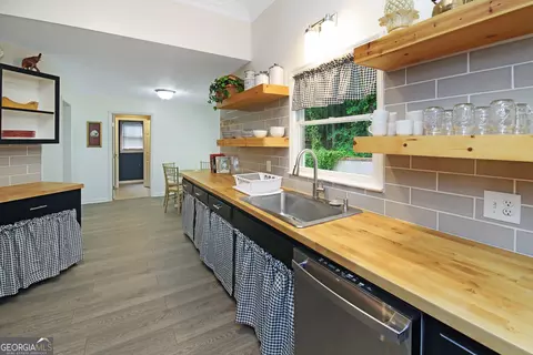 Kitchen - 16 River Point Dr, Lagrange, GA 30240 photo 1 of 13