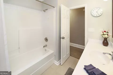 Bath - 16 River Point Dr, Lagrange, GA 30240 photo 2 of 6