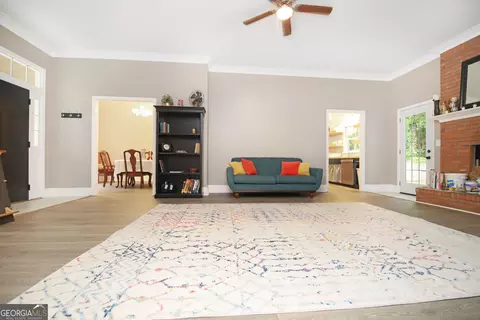 Living - 16 River Point Dr, Lagrange, GA 30240 photo 6 of 7