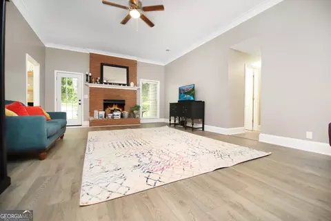 Living - 16 River Point Dr, Lagrange, GA 30240 photo 7 of 7