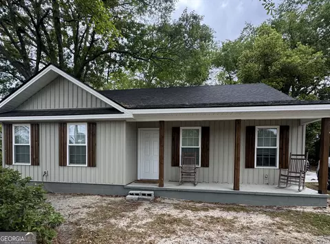 412 Morris St, Glennville, GA 30427