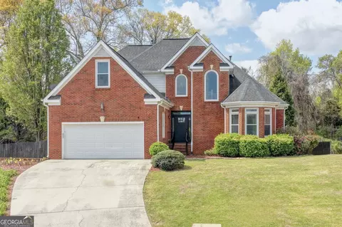 1005 Lewis Ridge Cir, Lawrenceville, GA 30045