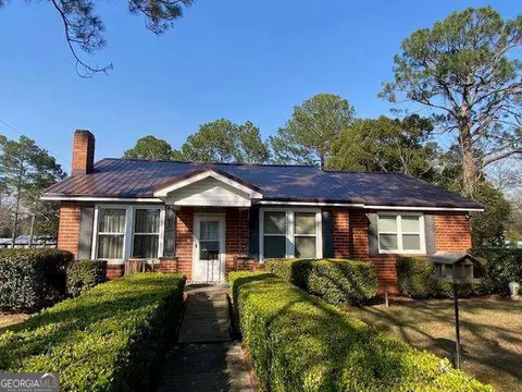 215 W 13th St, Tifton, GA 31794