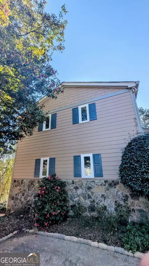 145 Kinross Ct, Roswell, GA 30076