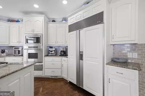 Kitchen - 8970 Fields Way, Gainesville, GA 30506 photo 3 of 10