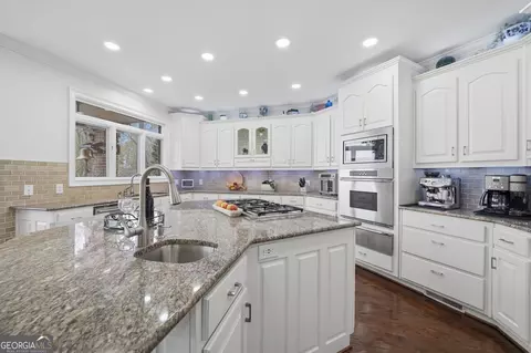 Kitchen - 8970 Fields Way, Gainesville, GA 30506 photo 4 of 10