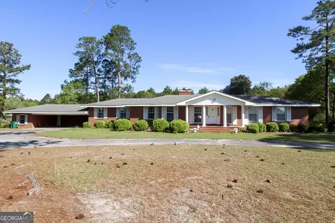 203 1st St E, Arabi, GA 31712