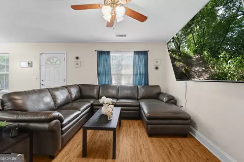 Living - 1908 Comet Ave, Savannah, GA 31405 photo 1 of 1