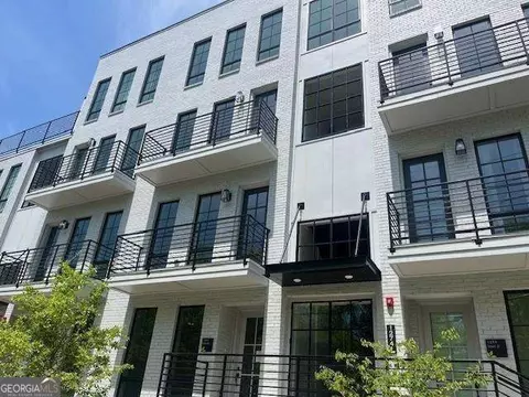 990 Bibbs Cir NW #32, Atlanta, GA 30318