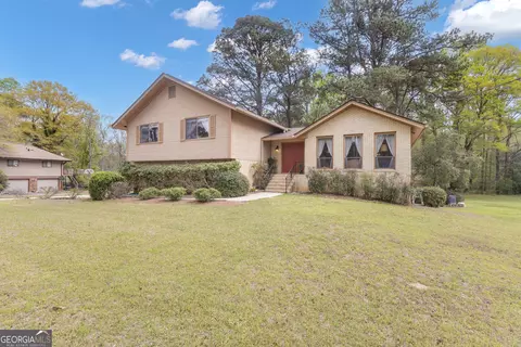 150 Thornton Dr, Fayetteville, GA 30214