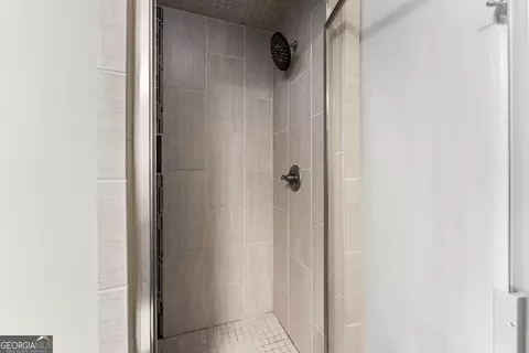 Bath - 535 Forrest Ave, Gainesville, GA 30501 photo 2 of 2