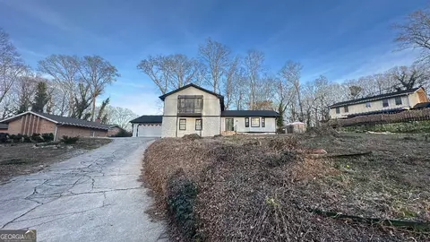 466 Hickory Hills Dr, Stone Mountain, GA 30083