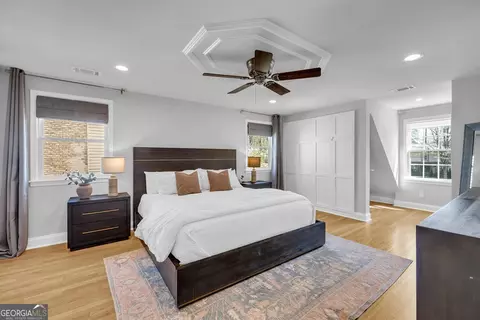5002 Vernon Oaks Dr, Dunwoody, GA 30338