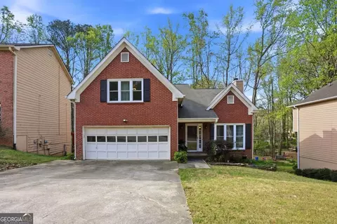 3075 Oak Meadow Dr, Snellville, GA 30078