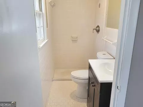 Bath - 335 Laurel Ln, Lagrange, GA 30241 photo 2 of 2