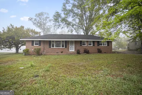 121 Canary Cir, Soperton, GA 30457