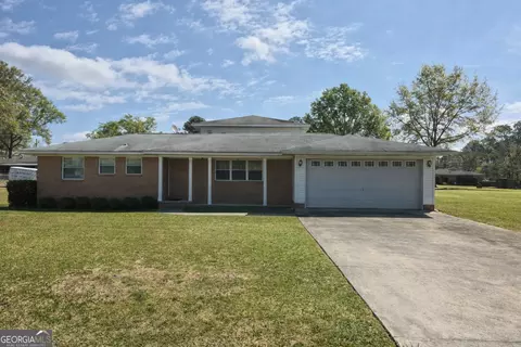 13 Marshall St, Butler, GA 31006