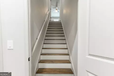 Entry Way - 281 Ruby Ln, Commerce, GA 30530 photo 5 of 6