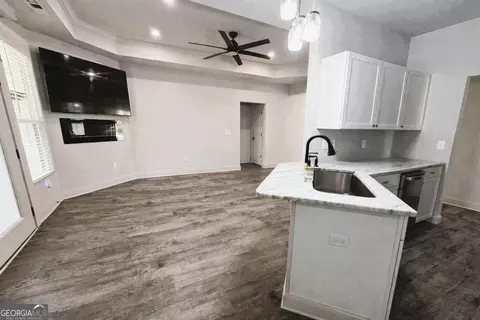 Living - 281 Ruby Ln, Commerce, GA 30530 photo 2 of 8