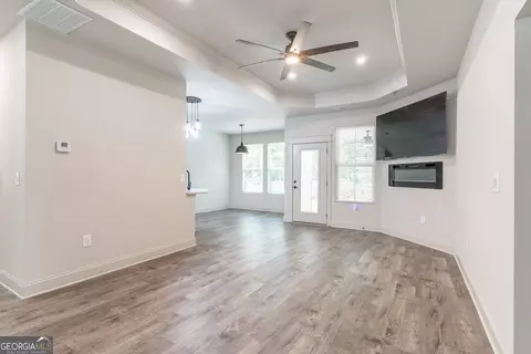 Living - 281 Ruby Ln, Commerce, GA 30530 photo 4 of 8