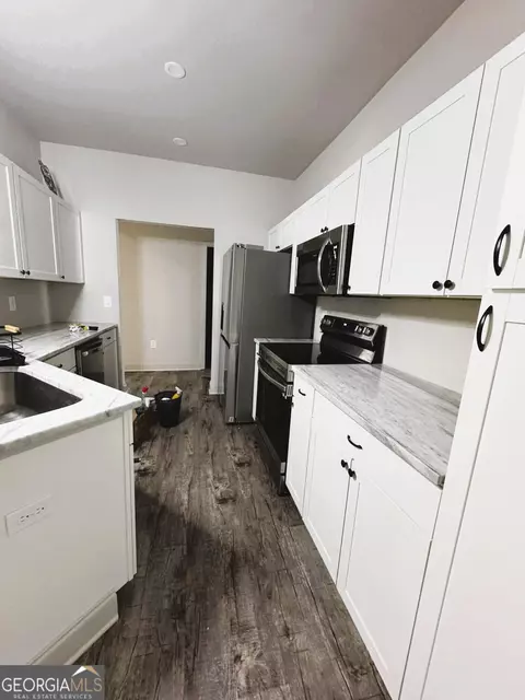 Kitchen - 281 Ruby Ln, Commerce, GA 30530 photo 3 of 8
