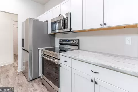 Kitchen - 281 Ruby Ln, Commerce, GA 30530 photo 7 of 8
