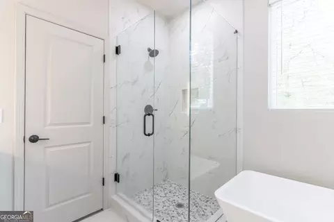 Bath - 281 Ruby Ln, Commerce, GA 30530 photo 13 of 18