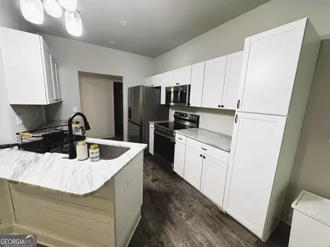 Kitchen - 281 Ruby Ln, Commerce, GA 30530 photo 2 of 8