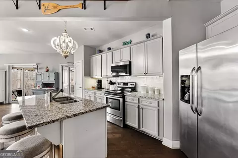 Kitchen - 150 Crestview Rd, Jackson, GA 30233 photo 4 of 6