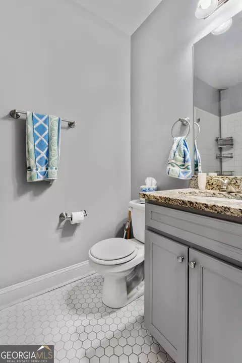 Bath - 150 Crestview Rd, Jackson, GA 30233 photo 8 of 11